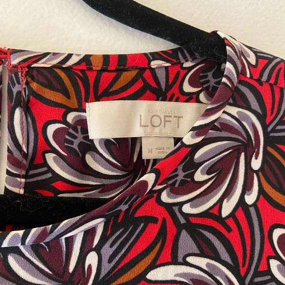 😍 LOFT Floral Dress - Size M 😍 - Picture 3 of 4